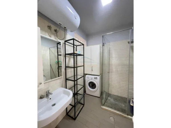 Tirane, jepet me qera apartament 2+1 Kati 1, 94 m² 700 € (KODRA E DIELLIT 1)
