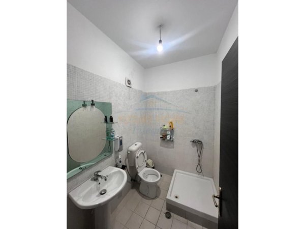 Tirane, shitet apartament 2+1+Ballkon Kati 4, 99 m² 150.000 € (Unaza e Re)