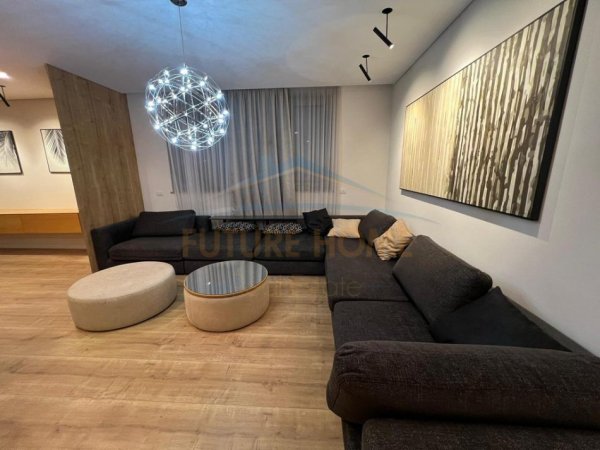 Tirane, jepet me qera apartament 2+1 Kati 9, 165 m² 2.000 € (STADIUM DINAMO)