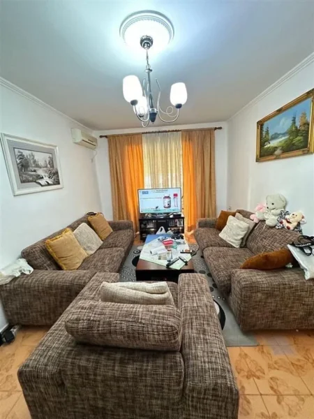 Tirane, shitet apartament 3+1 Kati 3, 103 m² 190.000 € (ISH PROFARMA)
