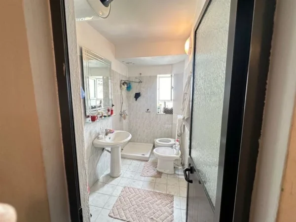 Tirane, shitet apartament 3+1 Kati 3, 103 m² 190.000 € (ISH PROFARMA)