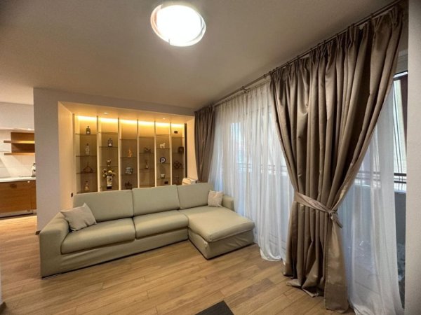 Tirane, jepet me qera apartament 1+1+Ballkon Kati 10, 85 m² 950 € (sheshi willson)
