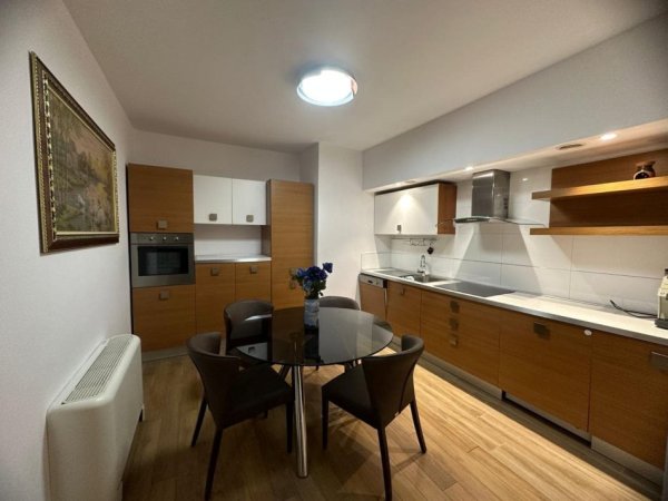 Tirane, jepet me qera apartament 1+1+Ballkon Kati 10, 85 m² 950 € (sheshi willson)