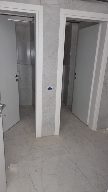 Jepet me Qira Ambient Biznesi në Qendër të Tiranës tek Piazza,  1200 Euro