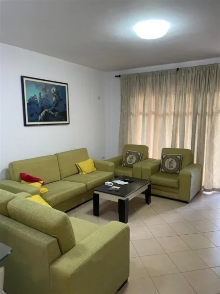 Tirane, jepet me qera apartament 2+1+Ballkon Kati 2, 102 m² 600 € 