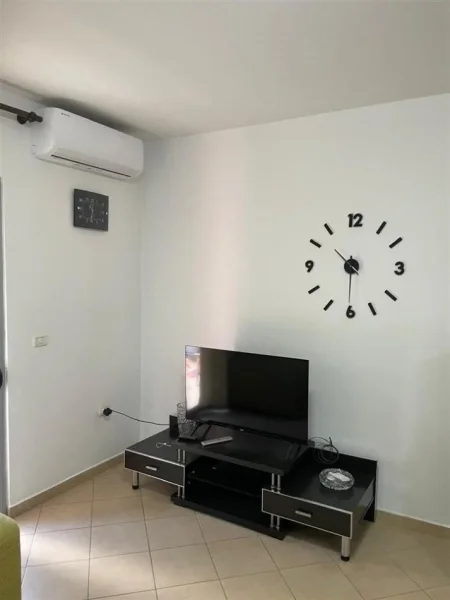 Tirane, jepet me qera apartament 2+1+Ballkon Kati 2, 102 m² 600 € 