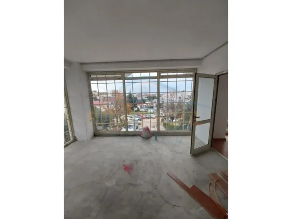 Tirane, shitet ambjent biznesi Kati 0, 424 m² 350.000 € 