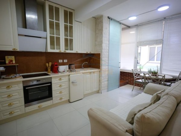 SHITET APARTAMENT 4+1 NE BLLOK