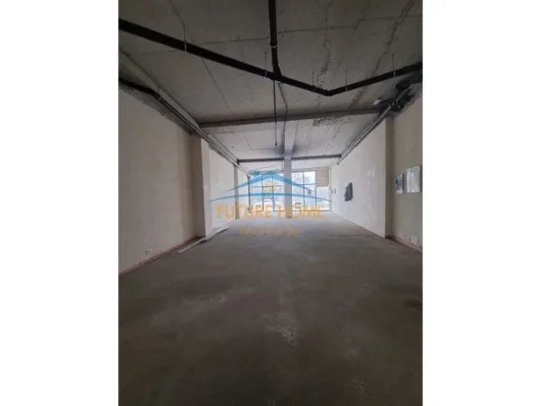 Tirane, shitet ambjent biznesi Kati 0, 112 m² 600.000 € (LAKE VIEW RESIDENCE)
