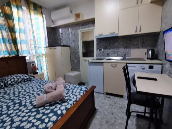 Tirane, jepet me qera garsonier 1+1 Kati 1, 33 m² 330 € (stacioni trenit)