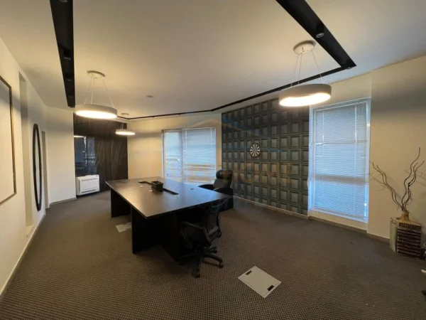 Tirane, shitet ambjent biznesi Kati 1, 350 m² 540.000 € 
