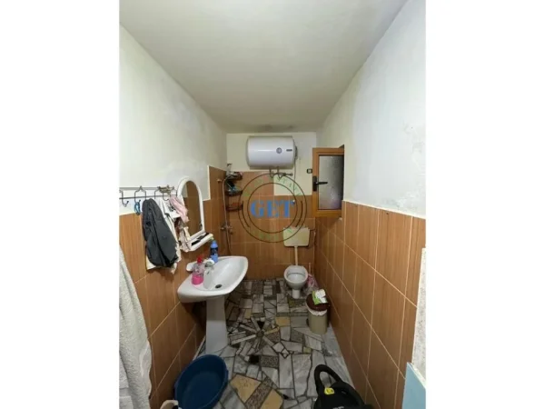 Durres, jepet me qera Kopsht fëmijësh ,Kati 1, 400 m² 1.200 € (Spitalle)