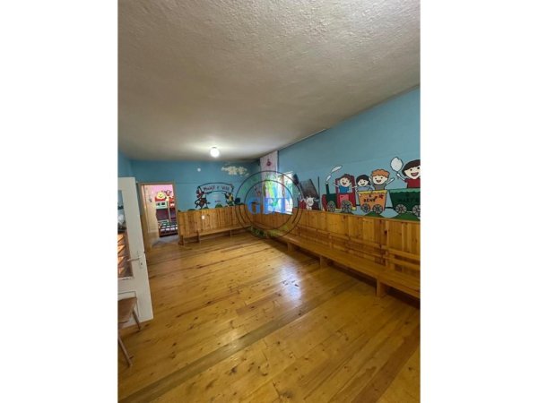 Durres, jepet me qera Kopsht fëmijësh ,Kati 1, 400 m² 1.200 € (Spitalle)