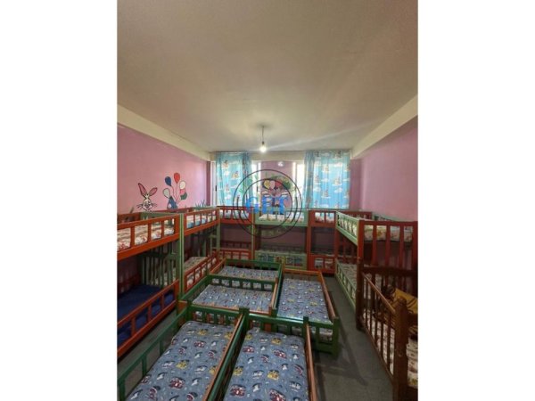 Durres, jepet me qera Kopsht fëmijësh ,Kati 1, 400 m² 1.200 € (Spitalle)