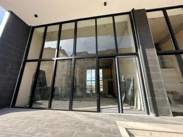 Tirane, shitet ambjent biznesi Kati 0, 82 m² 246.000 € 