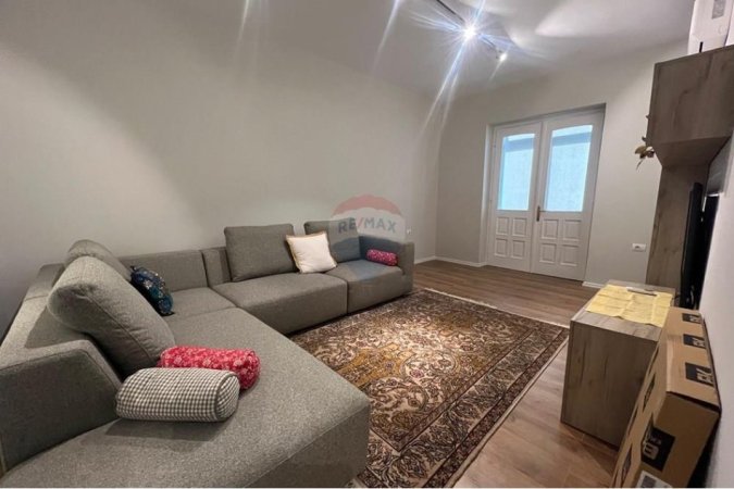 Tirane, jepet me qera apartament 1+1+Aneks+Ballkon Kati 1, 72 m² 640 € (Rruga Haxhi Hysendalliu)