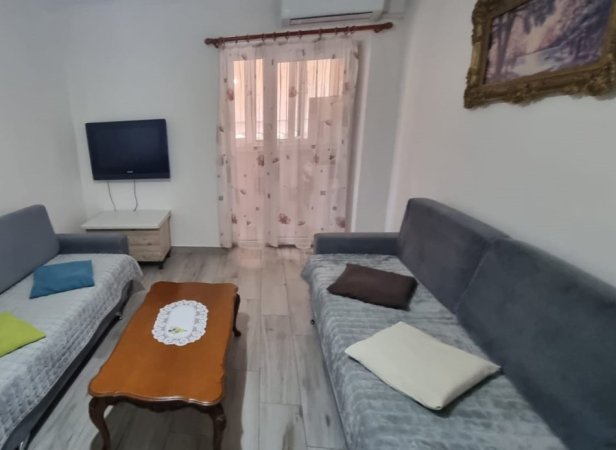 Tirane, jap me qera apartament 1+1+Ballkon Kati 5, 70 m² 560 € (jordan misja)