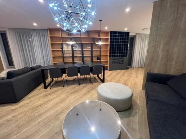 Tirane, jepet me qera apartament 2+1+Ballkon Kati 9, 157 m² 2.000 € (Stadiumi Dinamo)