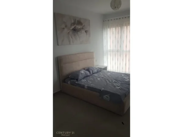 Tirane, jepet me qera apartament 2+1+Aneks+Ballkon Kati 4, 115 m² 750 € (Spitali)