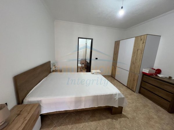 Tirane, jepet me qera apartament 2+1+Ballkon Kati 9, 87 m² 650 € (Rruga Jordan Misja)