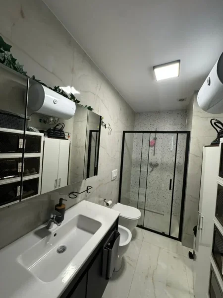 Tirane, shitet apartament 3+1+Ballkon Kati 9, 139 m² 305.800 € (Rruga. Don Bosko , Kompleksi Fiori Di Bosco)