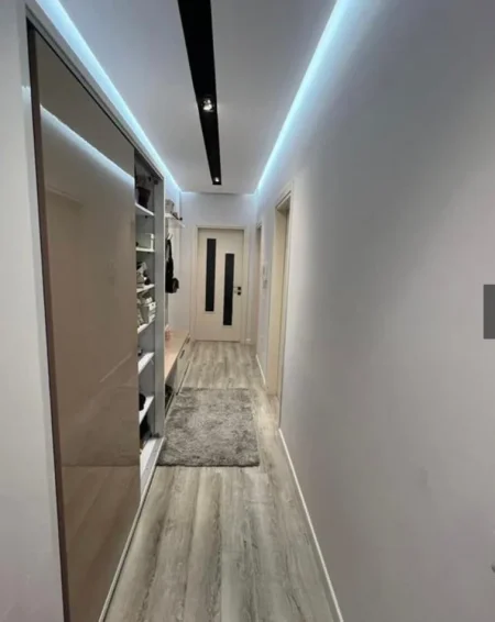 Tirane, shitet apartament 2+1+Ballkon Kati 3, 102 m² 255.000 € (Liqeni i Thate)