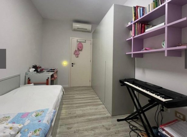 Tirane, shitet apartament 2+1+Ballkon Kati 3, 102 m² 255.000 € (Liqeni i Thate)