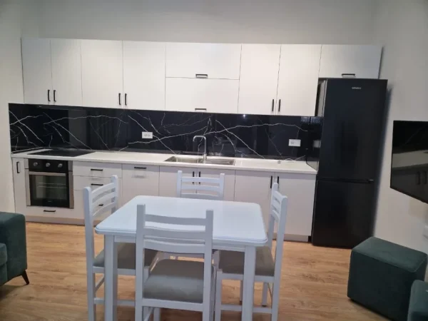 Tirane, jepet me qera Vile 2+1 Kati 2, 80 m² 800 € (vasil shanto)