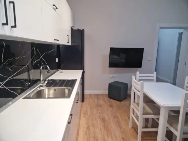 Tirane, jepet me qera Vile 2+1 Kati 2, 80 m² 800 € (vasil shanto)