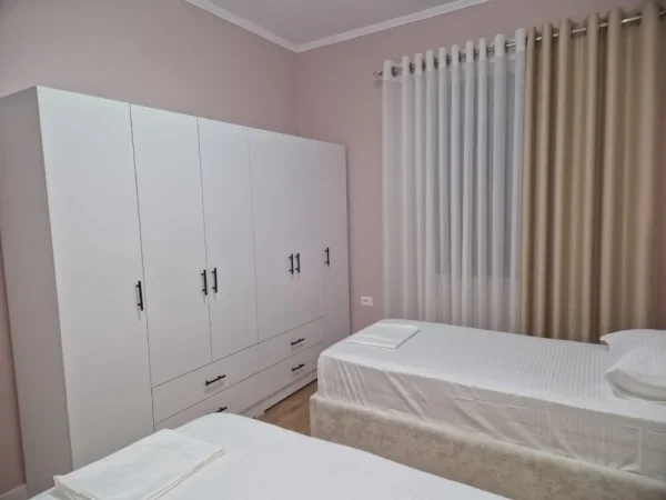 Tirane, jepet me qera Vile 2+1 Kati 2, 80 m² 800 € (vasil shanto)