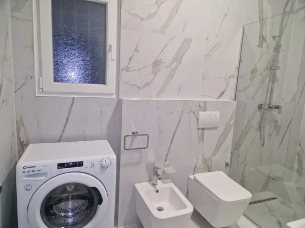 Tirane, jepet me qera Vile 2+1 Kati 2, 80 m² 800 € (vasil shanto)