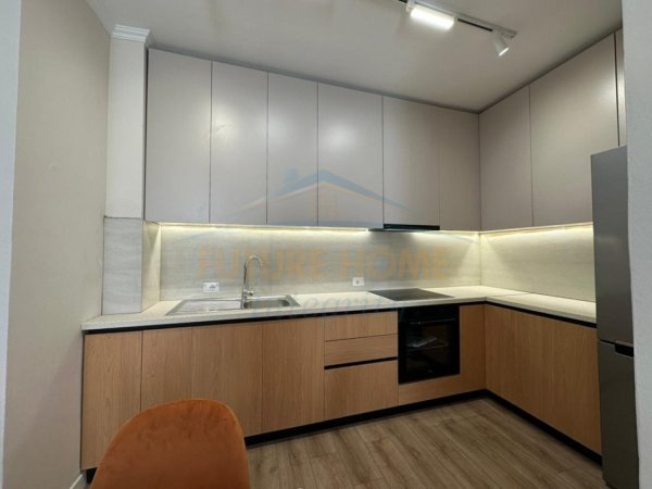 Tirane, shitet apartament 1+1+Ballkon Kati 3, 65 m² 117.000 € (Unaza e Re)
