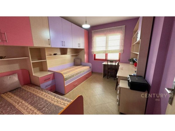 Tirane, jepet me qera apartament 3+1+Aneks+Ballkon Kati 5, 115 m² 800 € (Don Bosko)