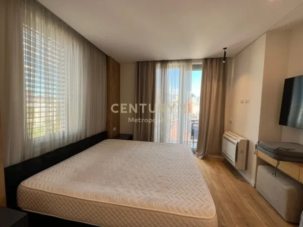 Tirane, jepet me qera apartament 2+1+Aneks+Ballkon Kati 8, 150 m² 2.000 € (Stadiumi Dinamo)