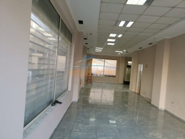 Tirane, shitet ambjent biznesi Kati 0, 100 m² 450.000 € (SHKOLLA E KUQE)