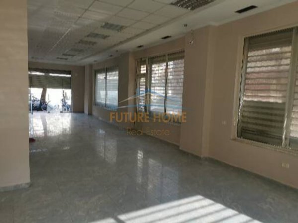 Tirane, shitet ambjent biznesi Kati 0, 100 m² 450.000 € (SHKOLLA E KUQE)