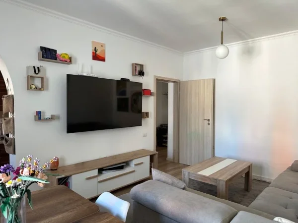 Tirane, jepet me qera apartament 1+1 Kati 5, 69 m² 155.000 € 