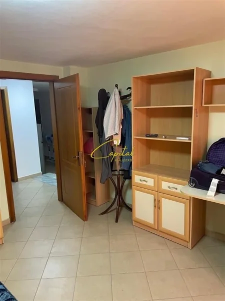 Tirane, jepet me qera apartament 2+1 Kati 5, 102 m² 600 € (PAZARI I RI)