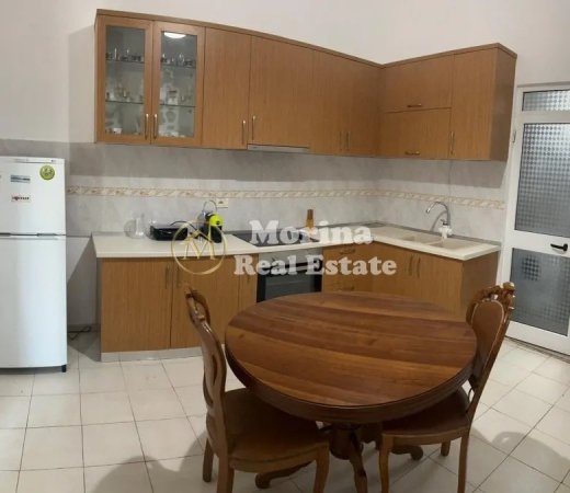 Tirane, jepet me qera apartament 1+1 Kati 2, 100 m² 500 € (Pazari i Ri)