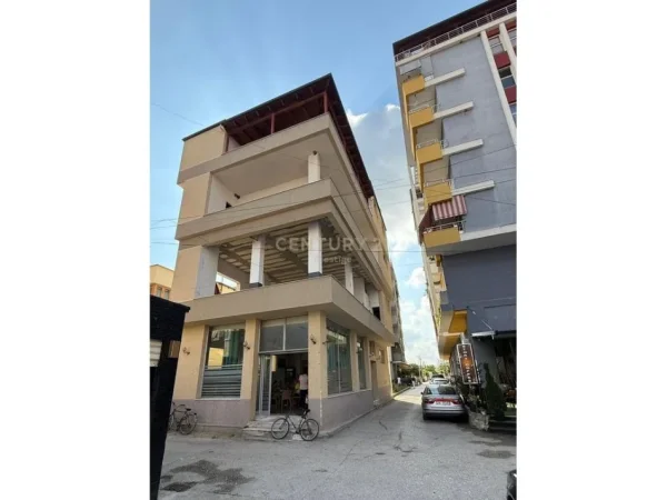 Fier, shitet ambjent biznesi , 497 m² 650.000 € 