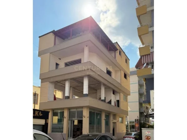 Fier, shitet ambjent biznesi , 497 m² 650.000 € 