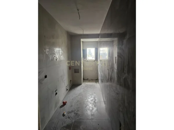 Tirane, shitet apartament 2+1+Ballkon Kati 6, 106 m² 265.000 € (Shkolla e Kuqe)