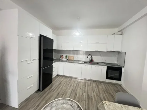 Tirane, shitet apartament 2+1+Ballkon Kati 6, 100 m² (Astir)