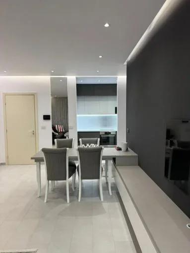 Tirane, jepet me qera apartament 2+1+Aneks+Ballkon Kati 2, 110 m² 750 € (Brryli)