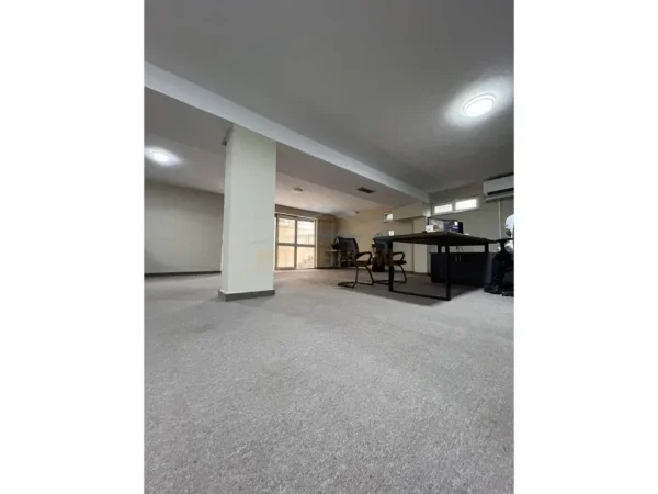 Tirane, shitet ambjent biznesi Kati -1, 101 m² 141.400 € 