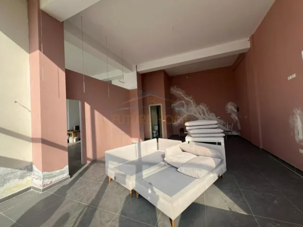 Tirane, shitet ambjent biznesi Kati 0, 145 m² 300.000 € (KOPMPLEKSI ARLIS)