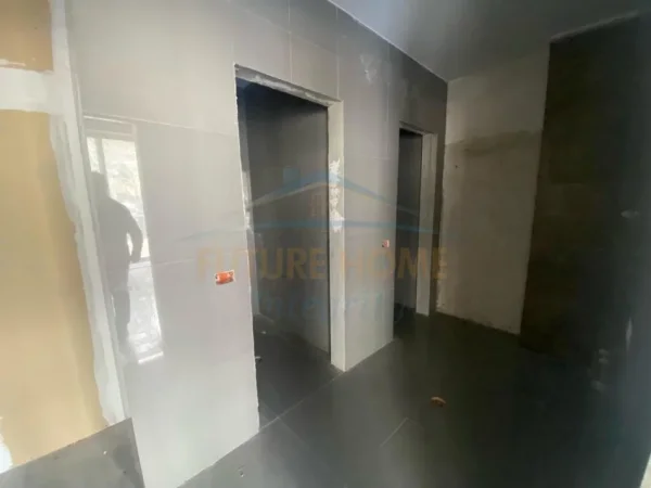 Tirane, shitet ambjent biznesi Kati 0, 384 m² 300.000 € 