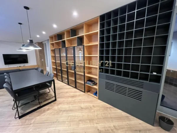 Tirane, jap me qera apartament 2+1 Kati 8, 150 m² 2.000 € 