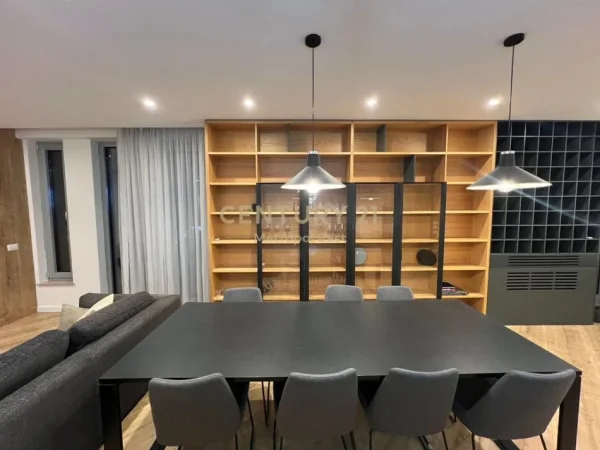 Tirane, jap me qera apartament 2+1 Kati 8, 150 m² 2.000 € 