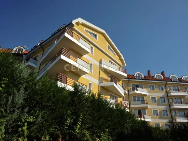 Tirane, jepet me qera ambjent biznesi , 8.079 m² 45.000 € 